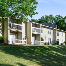 exterior view at Premier Apartments located in Austell, GA