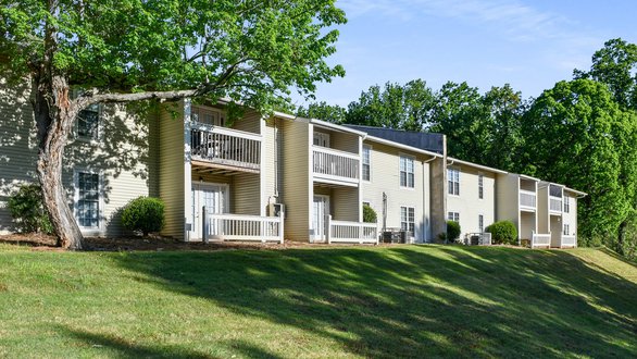 exterior view at Premier Apartments located in Austell, GA