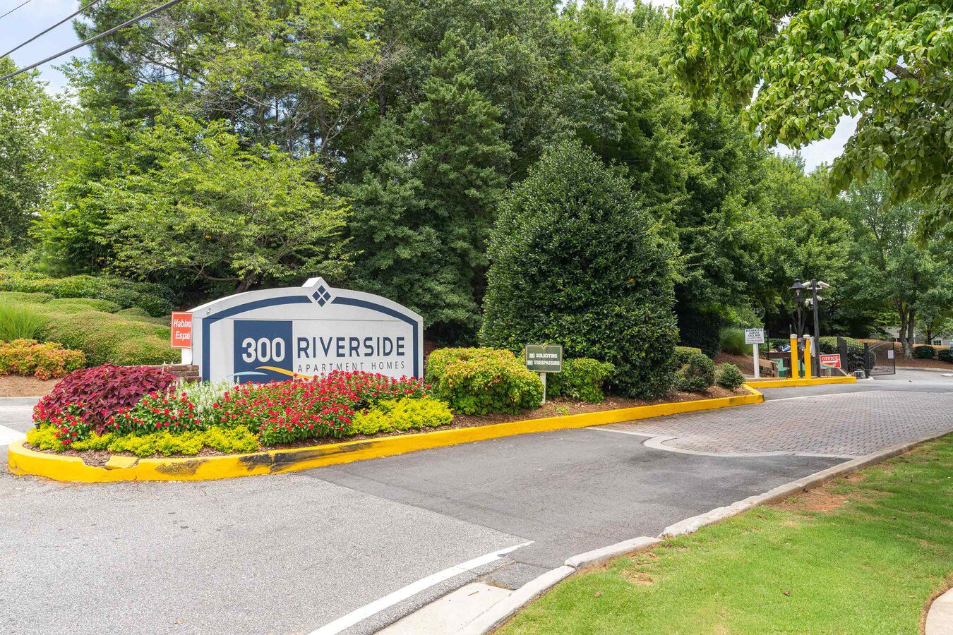 300-riverside-apartments-austell-ga-building-photo